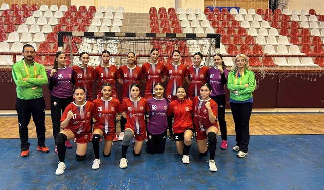 Kepez Belediyesi Kadın Hentbol Takımı, ligde oynadığı son 6 maçı kazandı