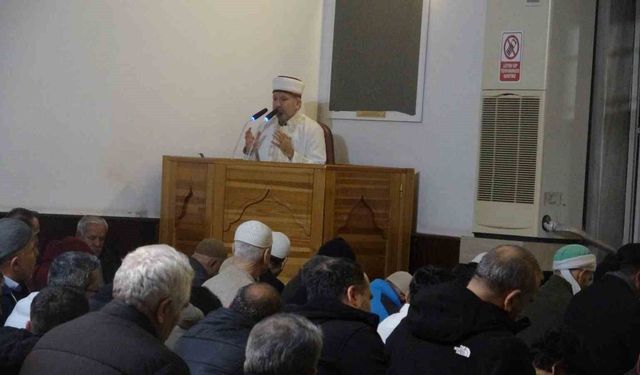 Miraç Kandili'nde Antalya'da camiler doldu