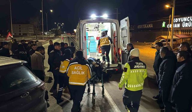 Tırla otomobilin çarpıştığı kazada 7 kişi yaralandı