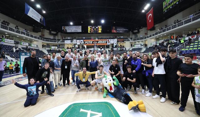Anadolu Efes galibiyeti Merkezefendi'de yüzleri güldürdü