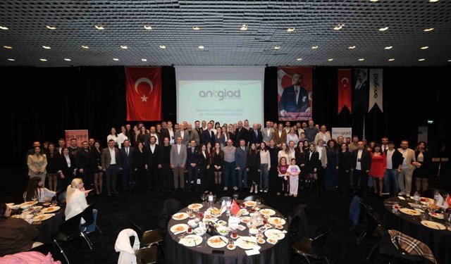 ANTGİAD iftarında 'İnsanın Fabrika Ayarları' konuşuldu