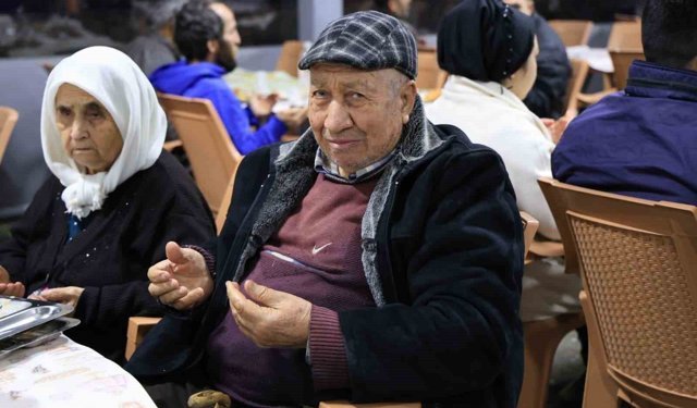 Çameli Belediyesi, Elmalı Mahallesi'nde ilk iftar sofrasını kuruldu