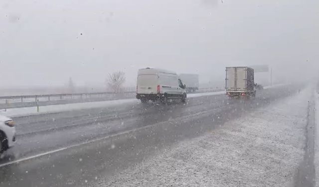 Denizli'nin yüksek kesimlerinde kar yağışı etkili oluyor