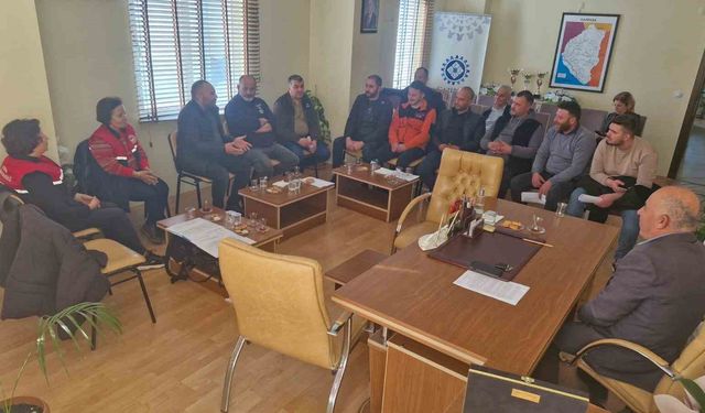 Gazipaşa'da kasaplara tüketici sağlıyla ilgili yönetmelik anlatıldı