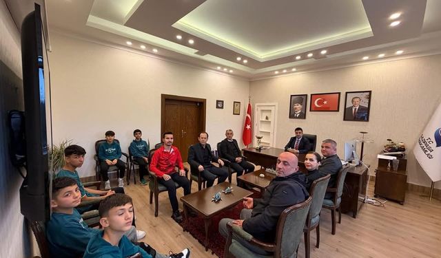 Gazipaşa'yı temsil eden badminton takımı Antalya şampiyonu oldu