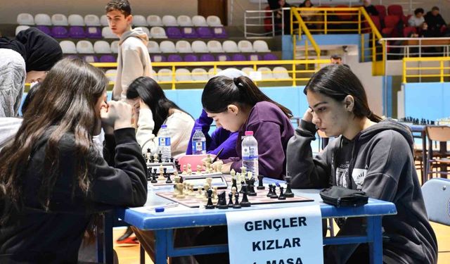 Gençler satranç müsabakaları sona erdi