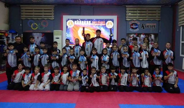 Isparta'nın minik karatecileri Spor Toto Yıldızlar Ligi'ne damga vurdu