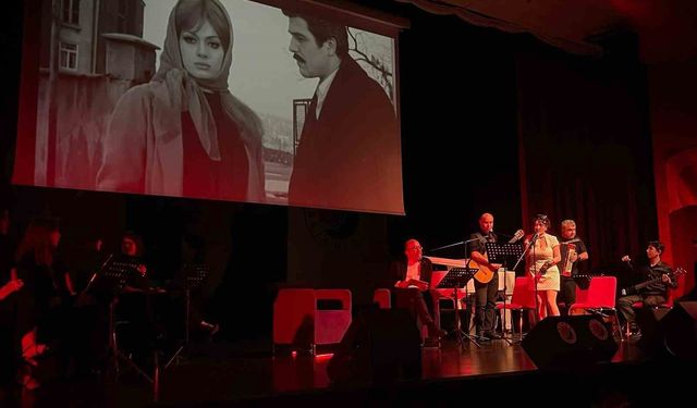 Kepez'de 14 Şubat sanatla kutlandı