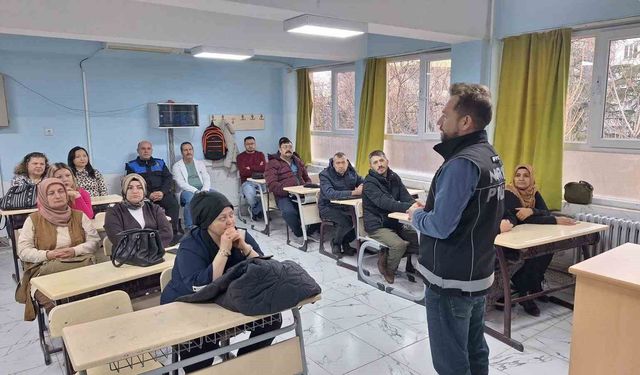 Polisten lise öğrencilerine yönelik denetim