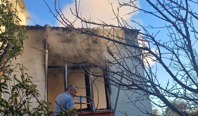 Serik'te ev yangını: Yaşlı kadın hayatını kaybetti