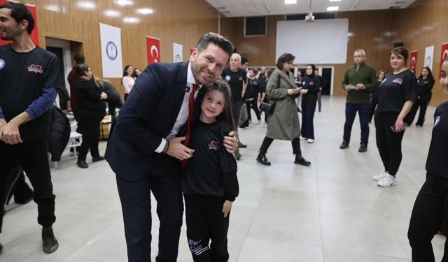 Tavas Belediyesi Halk Oyunları Kursu coşkuyla sürüyor