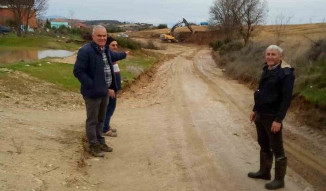 Türlübey'in yol sorununu büyükşehir çözdü