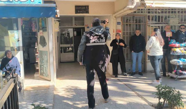 Yanındaki kadını öldürüp aynı silahla intihar etti