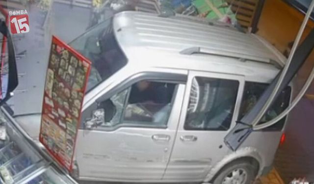 Antalya'da Ehliyetsiz Sürücü Markete Daldı: İş Yerinde Büyük Hasar