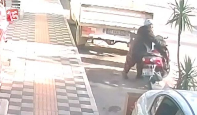 Antalya Serik’te büfe önünde saniyelik hırsızlık
