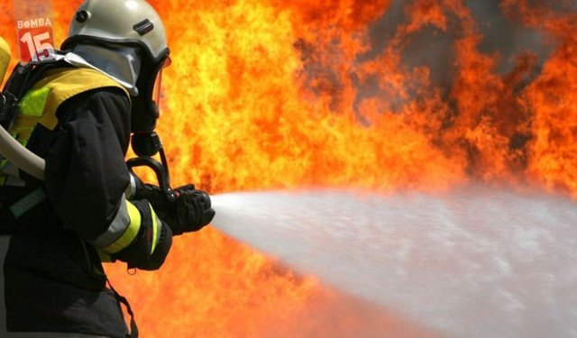 Antalya’da Korkutan Yangın: Müstakil Evde Hasar Oluştu