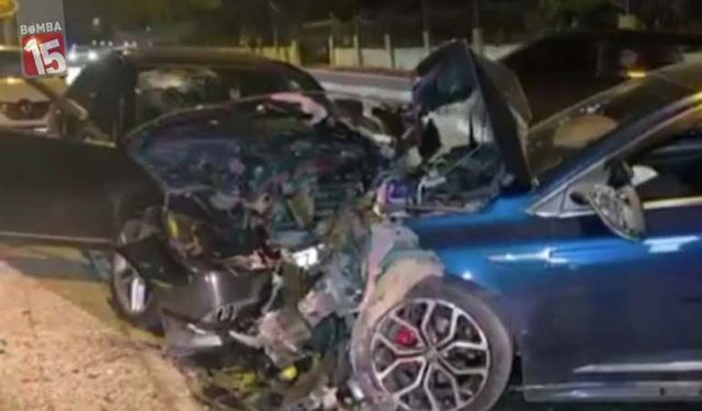 Antalya'da Feci Kaza: İki Otomobil Hurdaya Döndü