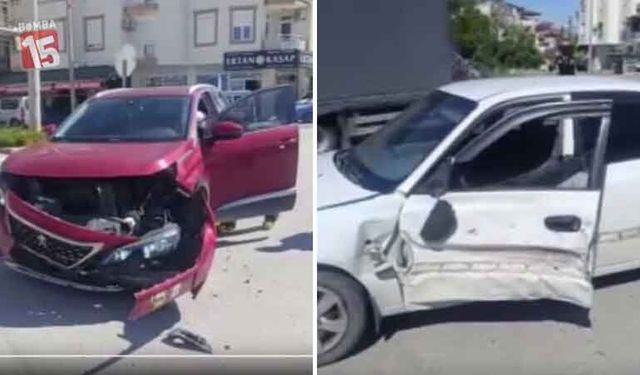 Antalya’da Kavşakta Kaza: Araçta Sıkışan Sürücü İtfaiye Tarafından Kurtarıldı