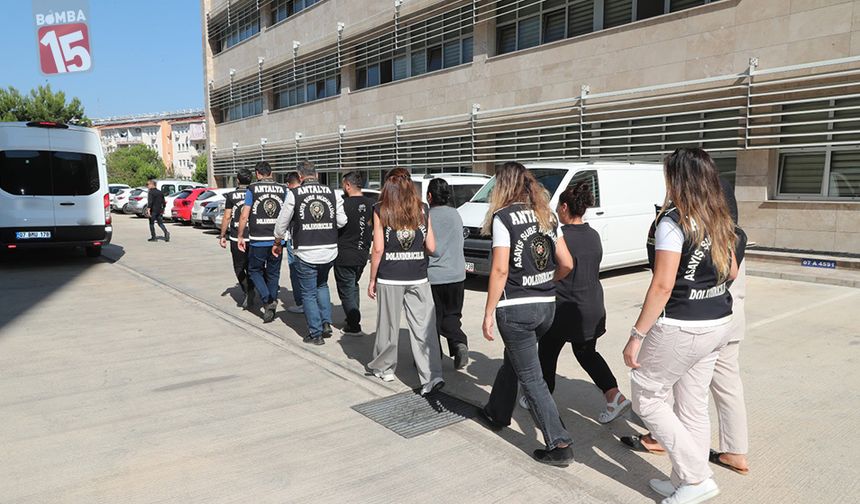 Beyaz eşya tamiri bahanesiyle vatandaşları 6 milyon dolandırdılar