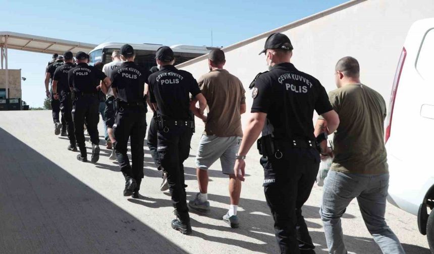 Antalya’da aranan 186 şahıs yakalandı