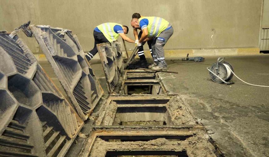 ASAT’tan altgeçitlerde gece mesaisi: Yağmursuyu hatları temizleniyor