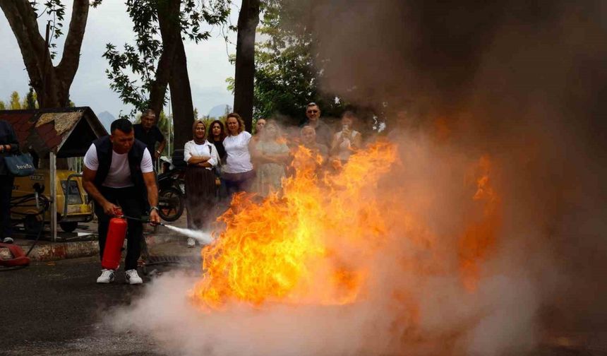 Büyükşehir çalışanlarına yangın eğitimi ve tatbikat