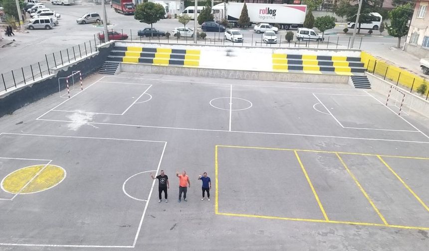 Öğretmenlerden örnek davranış