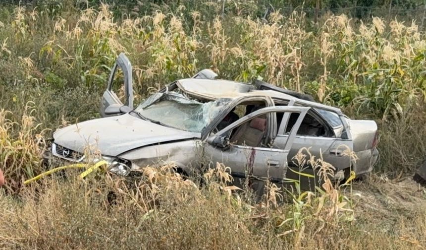 Takla atan otomobilde 2 kişi yaralandı