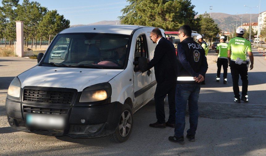 Yalvaç’ta motosiklet ve servis araçlarına yönelik denetimde 392 bin 279 TL para cezası kesildi