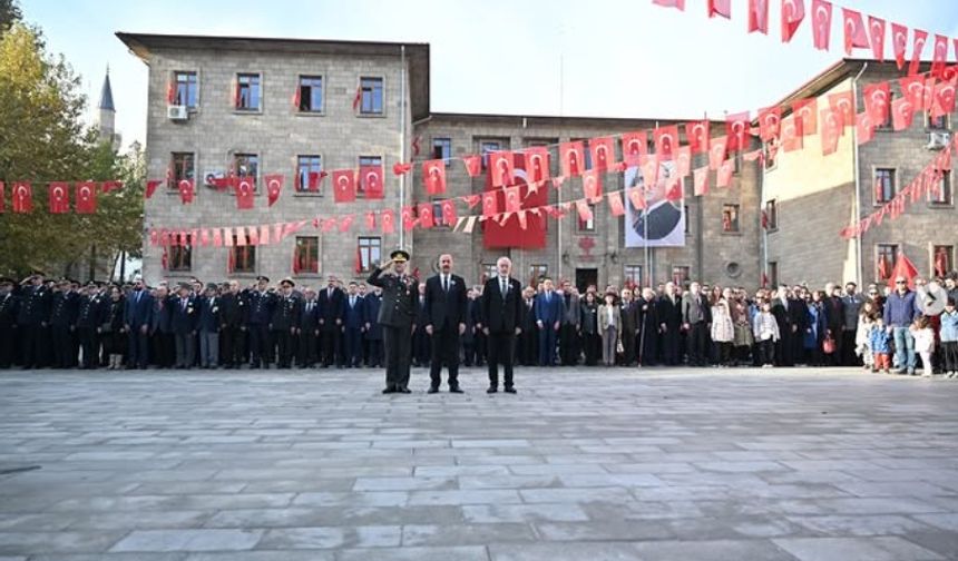 Atatürk vefatının 87’nci yıl dönümünde Isparta’da törenle anıldı