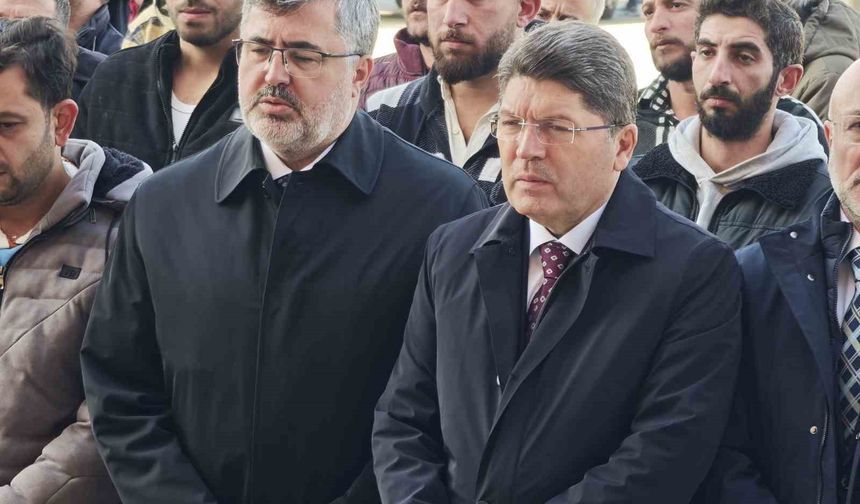 Bakan Tunç vefat eden vatandaşların cenaze törenlerine katıldı