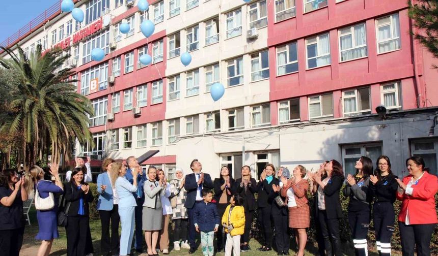 Mavi balonlar diyabete farkındalık için gökyüzüne bırakıldı