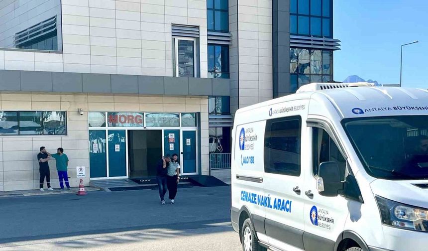 Sokak ortasında defalarca bıçaklanarak öldürülen yaşlı adamın cenazesi alındı