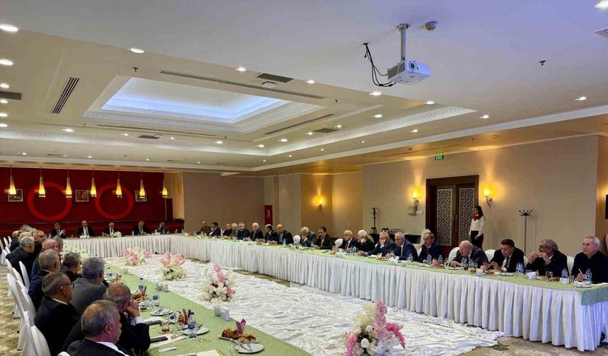 TŞOF Genel Başkanı Mehmet Yiğiner’in öncülüğünde esnafın nabzı Afyon’da tutuldu