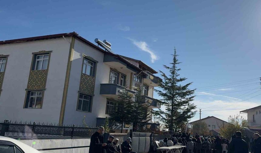 Zehirlenme felaketinde acılı bekleyiş sürüyor