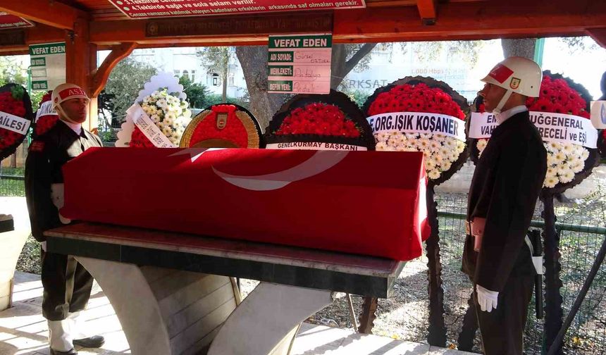 Emekli Tümgeneral Gürsel Öztürk Antalya'da son yolculuğuna uğurlandı