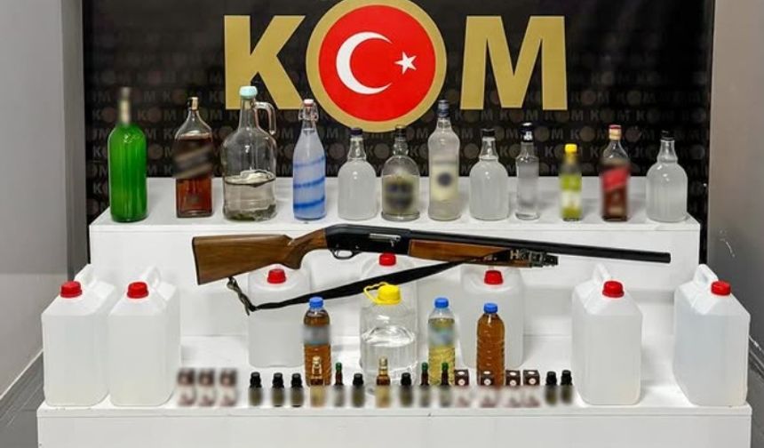 Isparta'da Narkotik ve KOM'dan çifte operasyon: Sentetik kâğıtlar ve kaçak alkol yakalandı