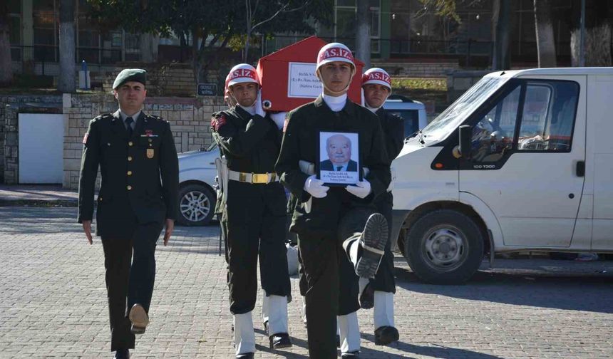 Kıbrıs gazisi emekli astsubay askeri törenle son yolculuğuna uğurlandı