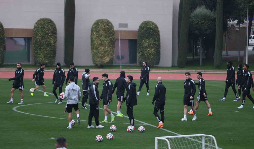 Beşiktaş'ta devre arası çalışmalarını Antalya'da sürdürüyor