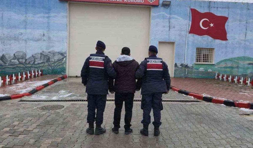 Çeşitli suçlardan aranan 24 kişiyi jandarma yakaladı