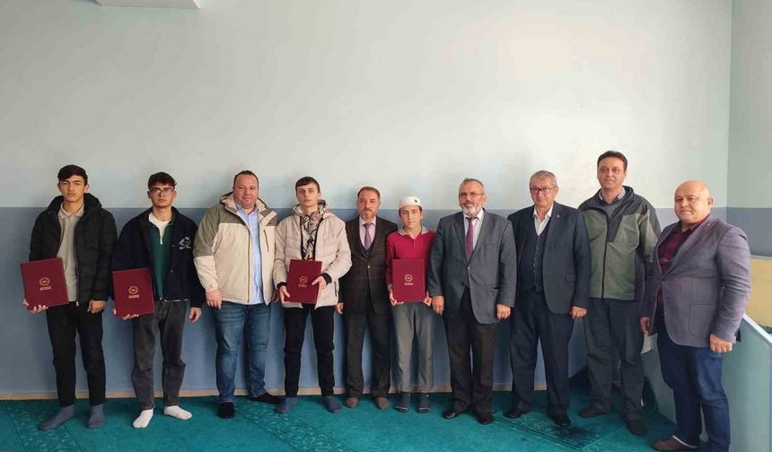 Şuhut'ta hafızlık icazet sevinci