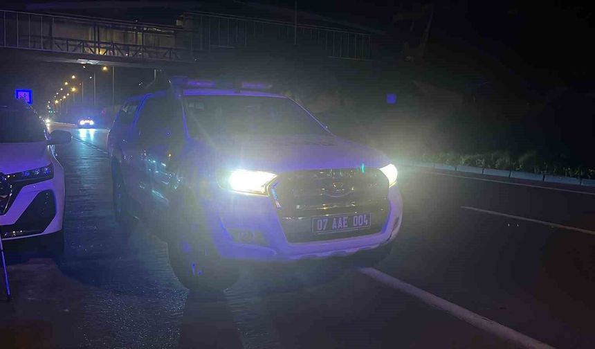 Alanya'da kayalıklardan düşen şahsı, itfaiye ve AFAD ekibi kurtardı