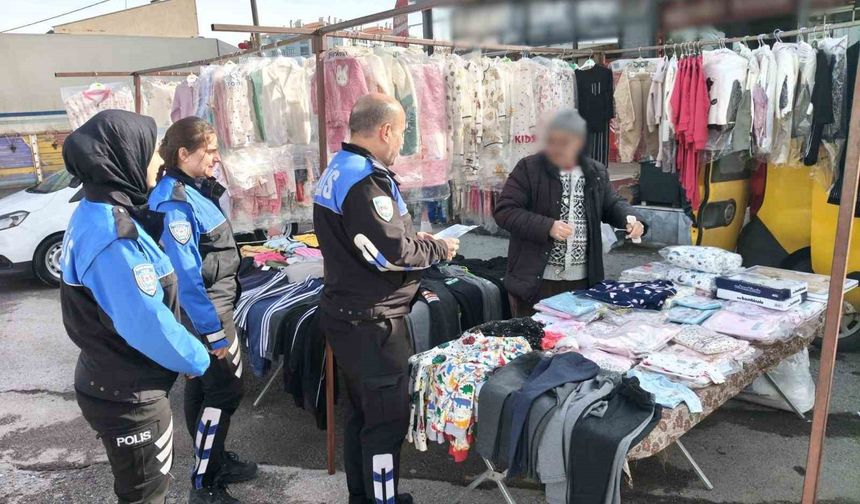 Polis dolandırıcılığa karşı vatandaşları broşür dağıtarak uyardı