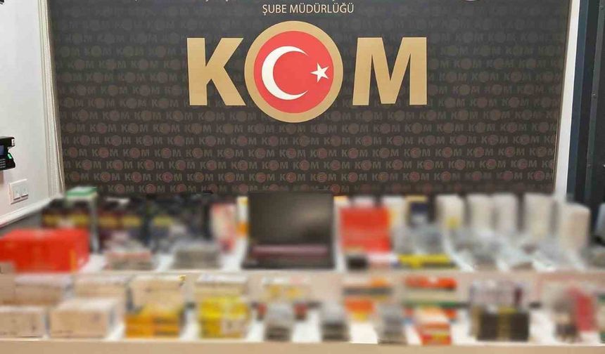 Polisten kaçak telefonu parçaları ile aksesuarları ele geçirdi