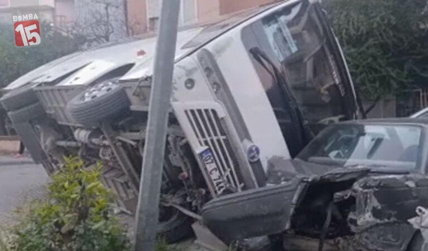Antalya’da Zincirleme Trafik Kazası: Araçlar Hurdaya Döndü