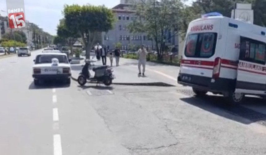 Antalya'da Kaza: Elektrikli Bisiklet Sürücüsü Park Halindeki Aracın Altına Girdi